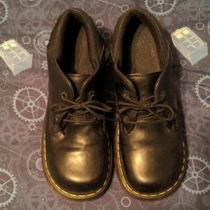 Dr. Martens Chanda Low Tops